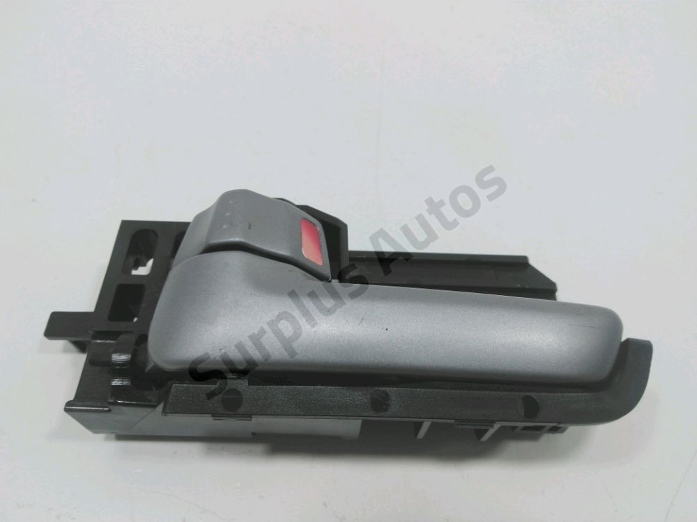 Poignee interieure porte avant gauche