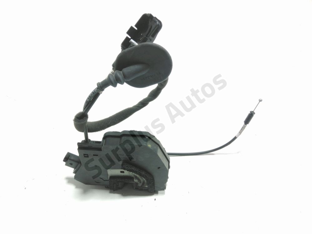 Serrure de porte avant droite