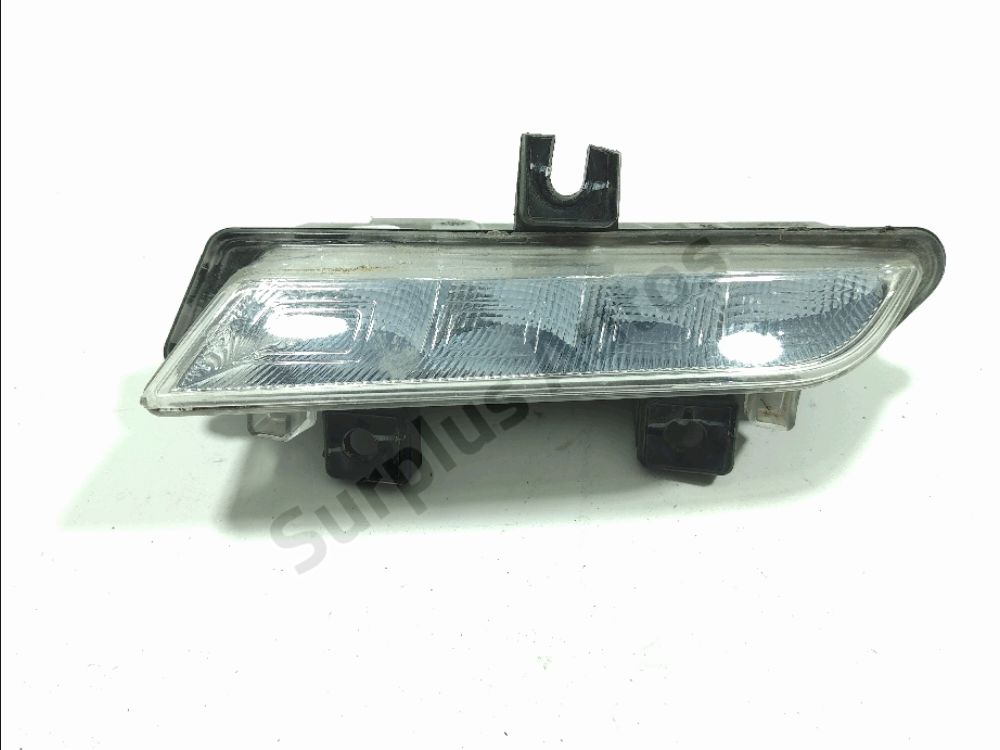 Feu diurne avant gauche