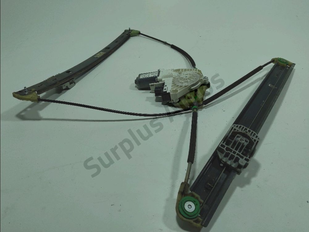 Lève-vitre électrique avant gauche