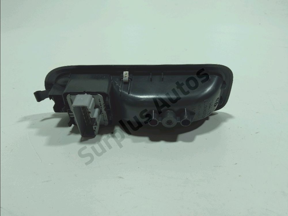 Commande lève-vitre avant gauche