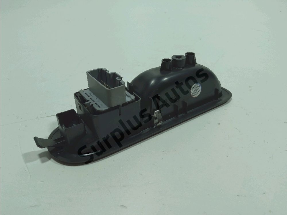 Commande lève-vitre avant gauche