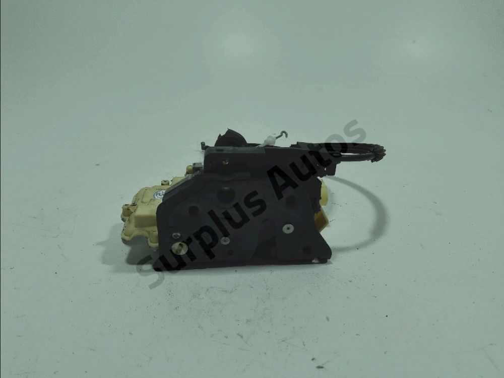 Serrure de porte arriere droite