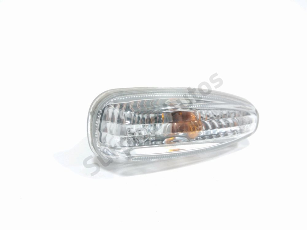 Repetiteur d'aile gauche