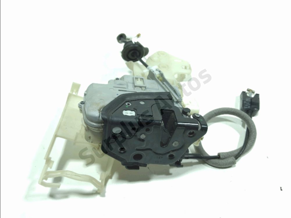 Serrure de porte avant gauche