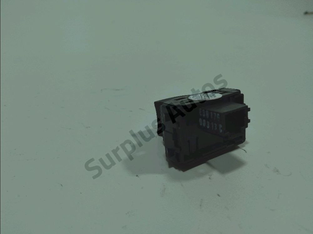 Commande lève-vitre avant droit