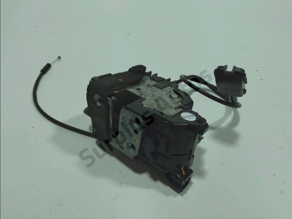 Serrure de porte avant gauche