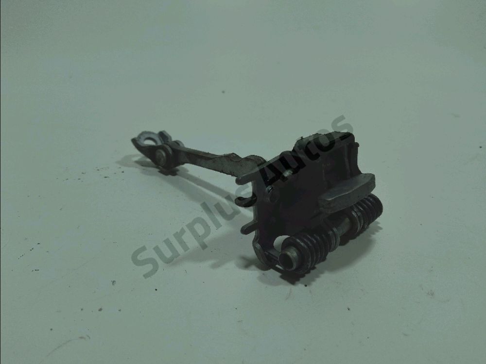 Tirant de porte avant droit