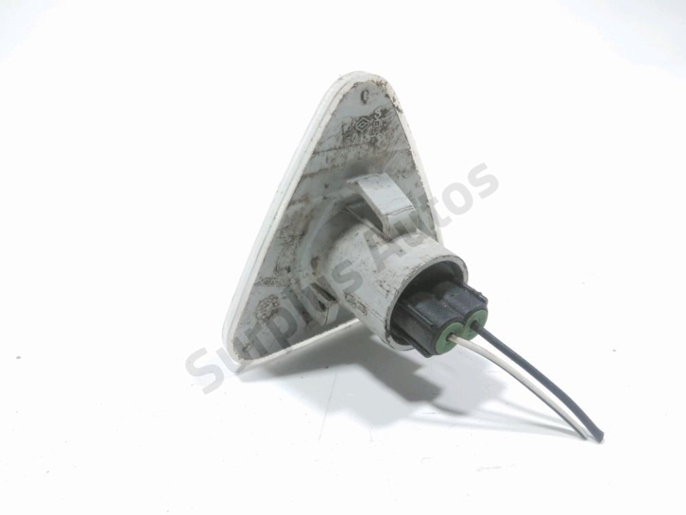 Répétiteur d'aile droit