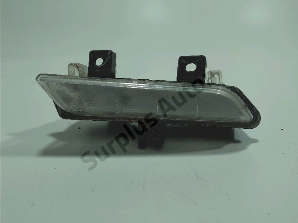 Feu diurne avant gauche