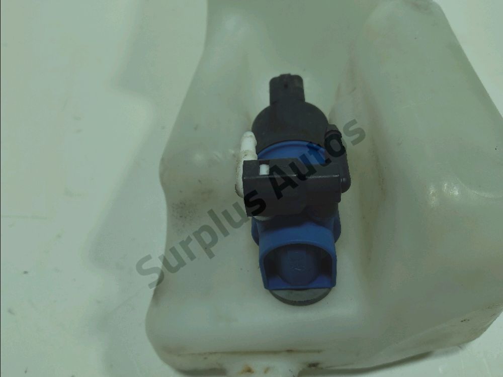 Réservoir de lave glace avant