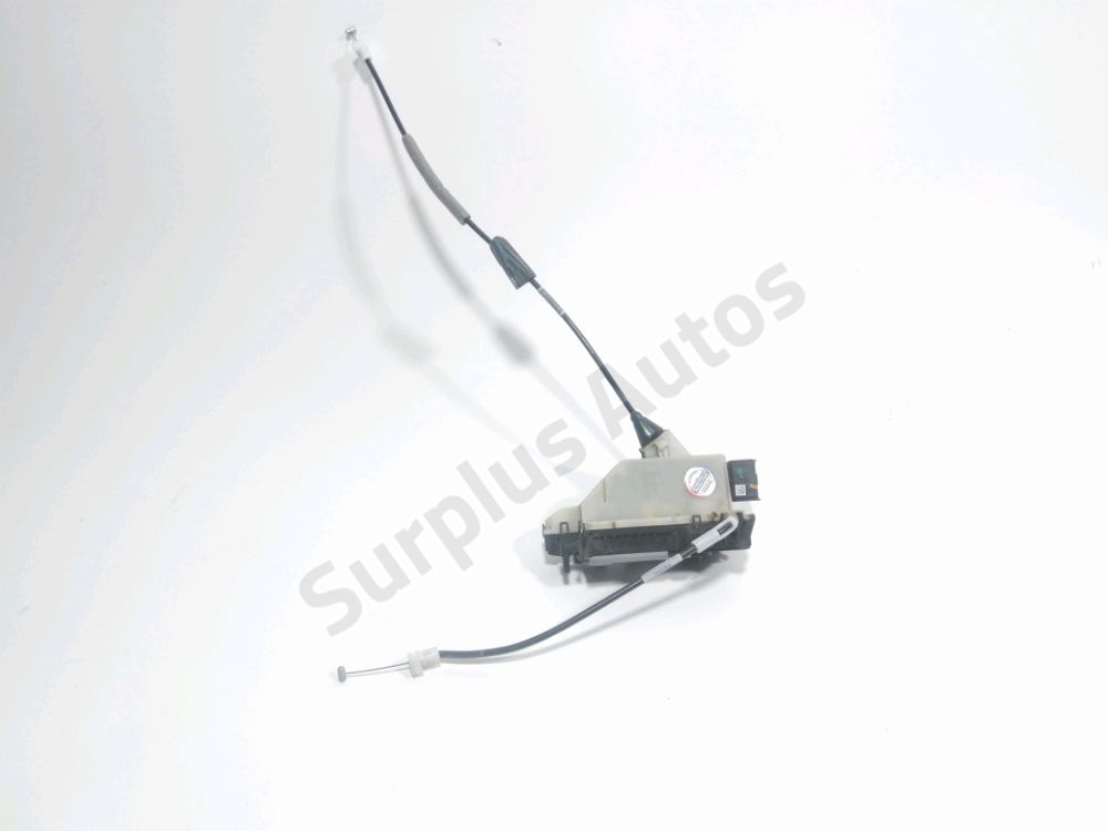 Serrure de porte avant droite