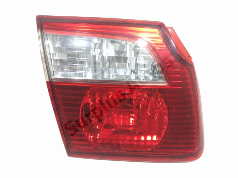 Feu arrière intérieur gauche