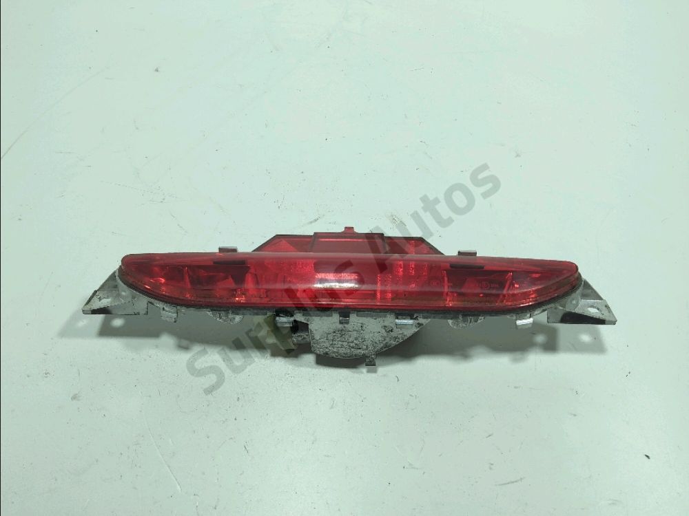 Feu de brouillard arrière central