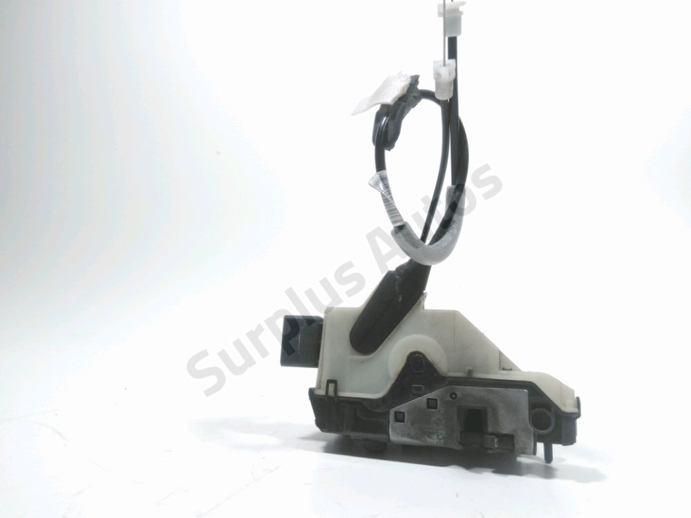 Serrure de porte avant droite