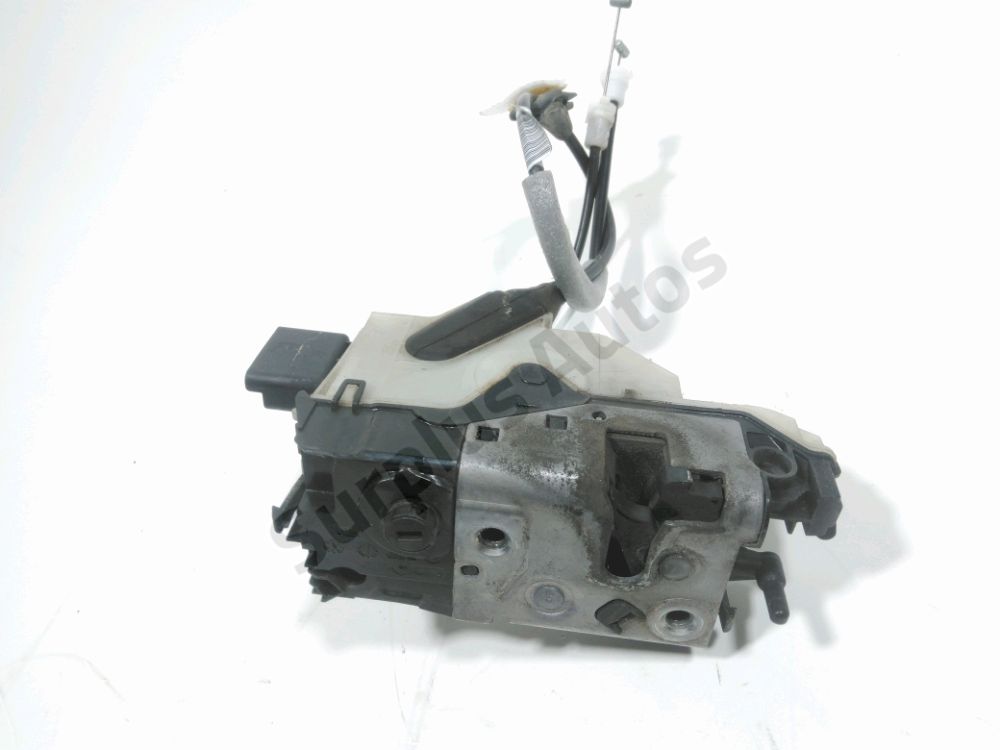 Serrure de porte avant droite