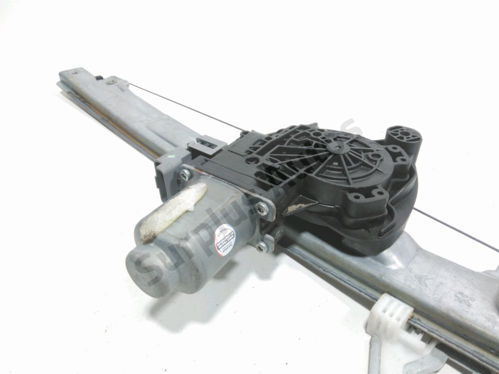 Lève-vitre électrique avant gauche