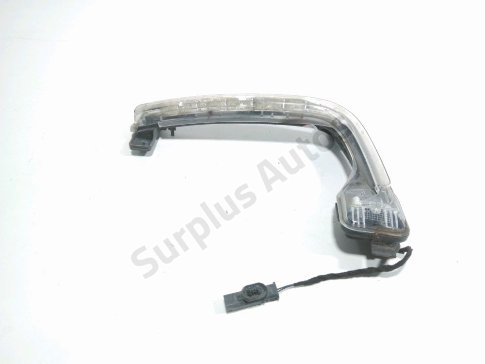 Feu diurne avant gauche