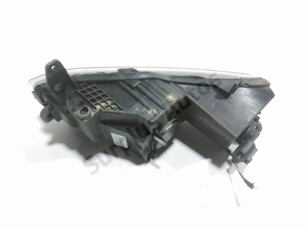 Feu diurne avant gauche