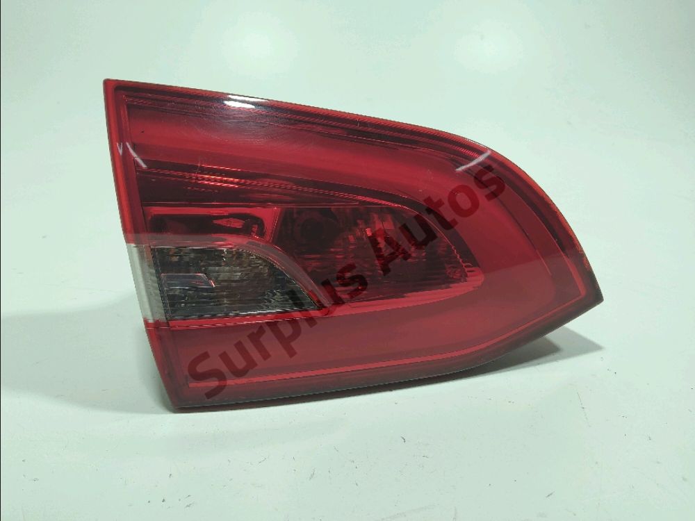 Feu arrière intérieur gauche