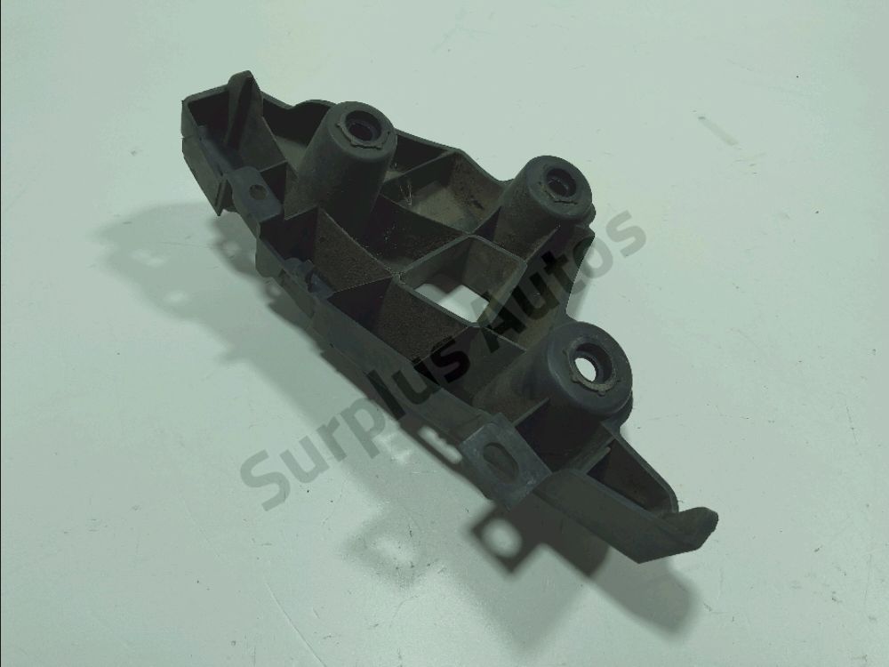 Support droit de pare-choc arrière