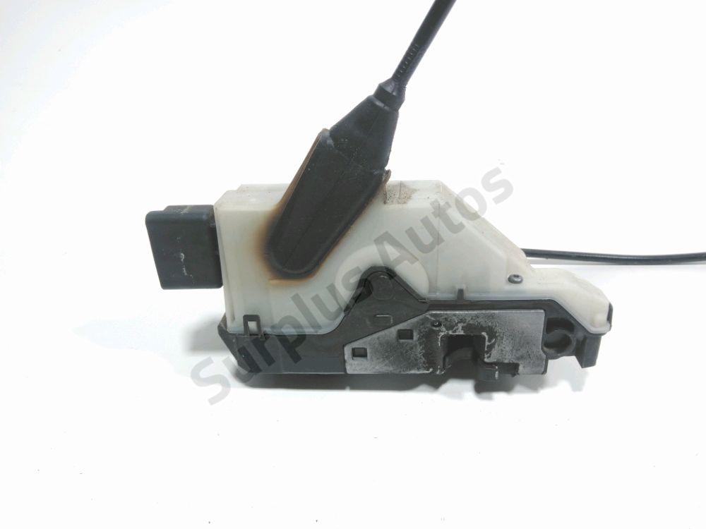 Serrure de porte avant droite