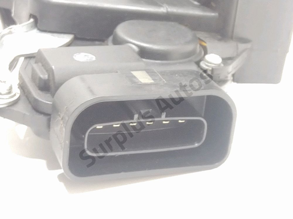 Serrure de porte avant gauche