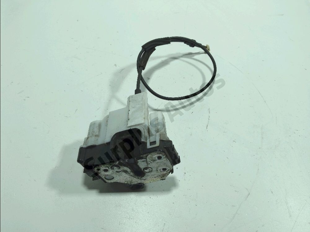 Serrure de porte avant droite