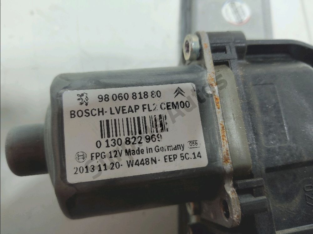 Lève-vitre électrique avant gauche