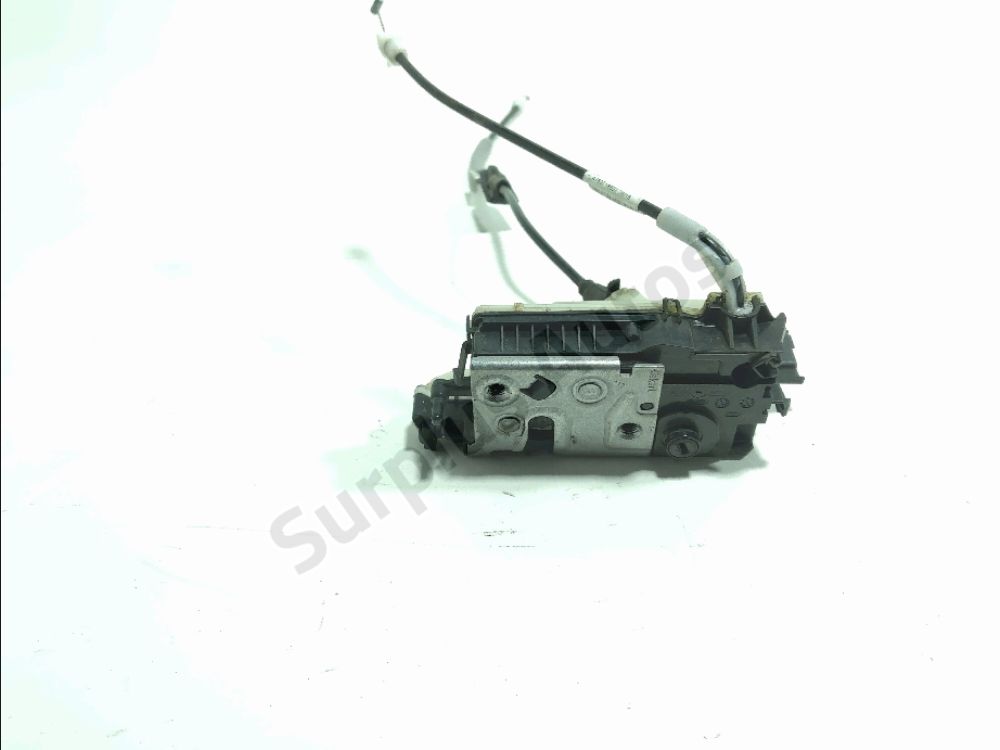 Serrure de porte avant droite