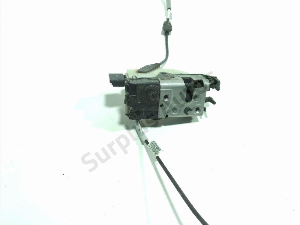 Serrure de porte avant droite