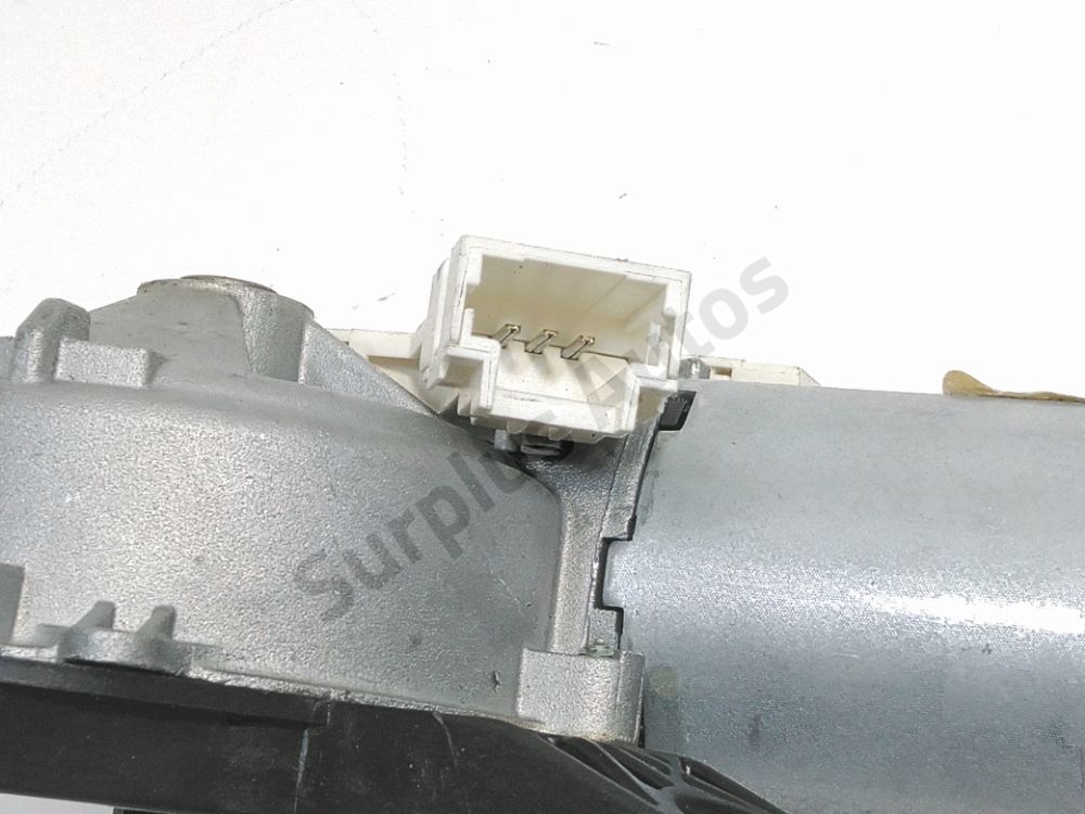 Moteur d'essuie glace arrière