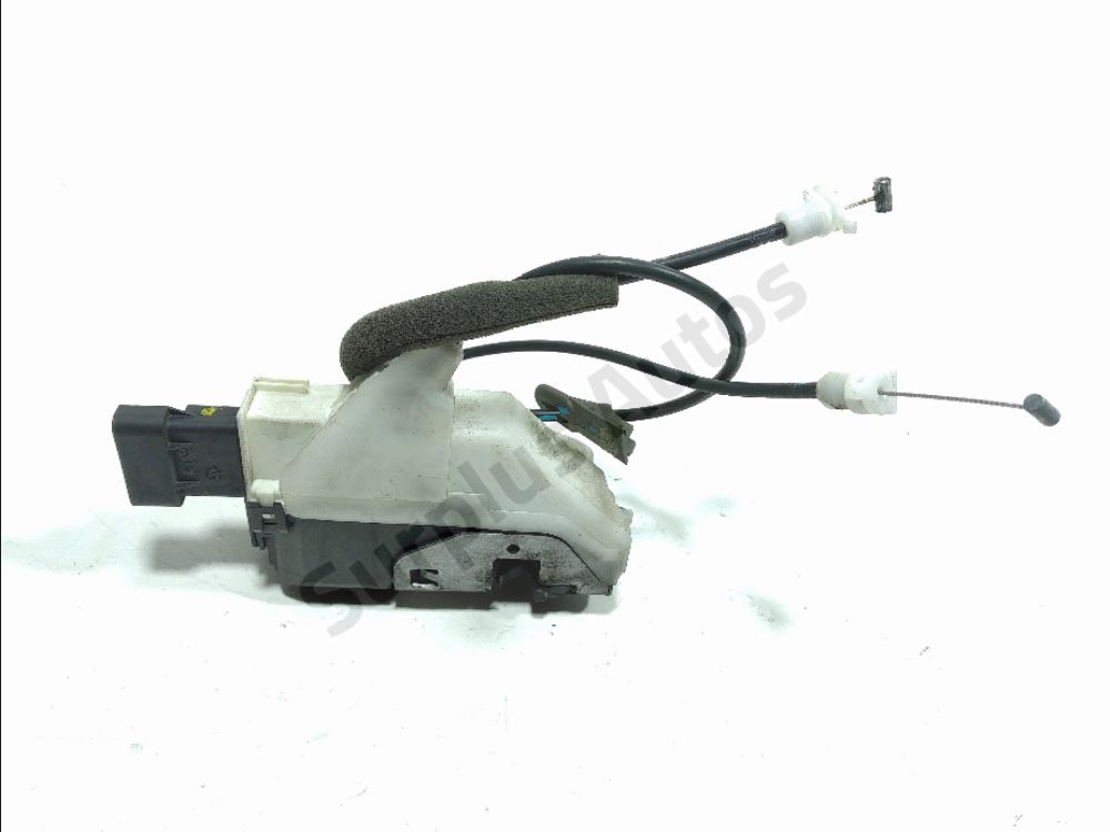 Serrure de porte avant droite