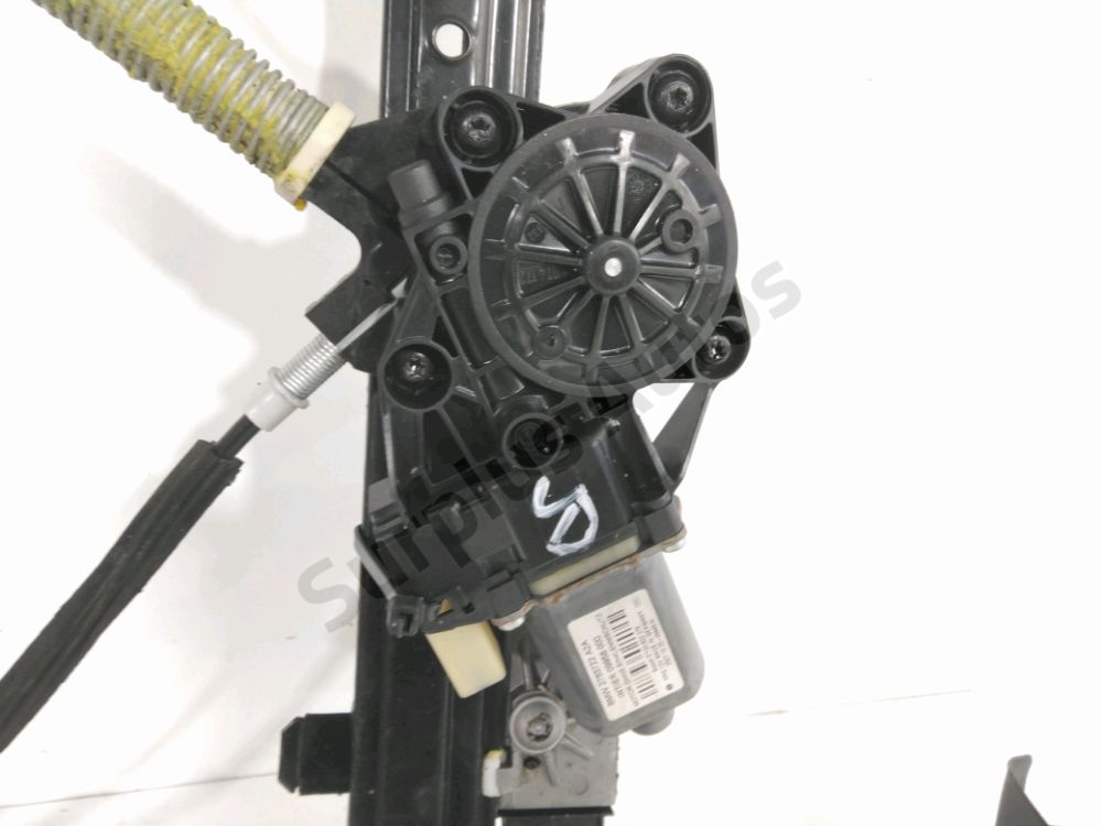 Lève-vitre électrique avant droit