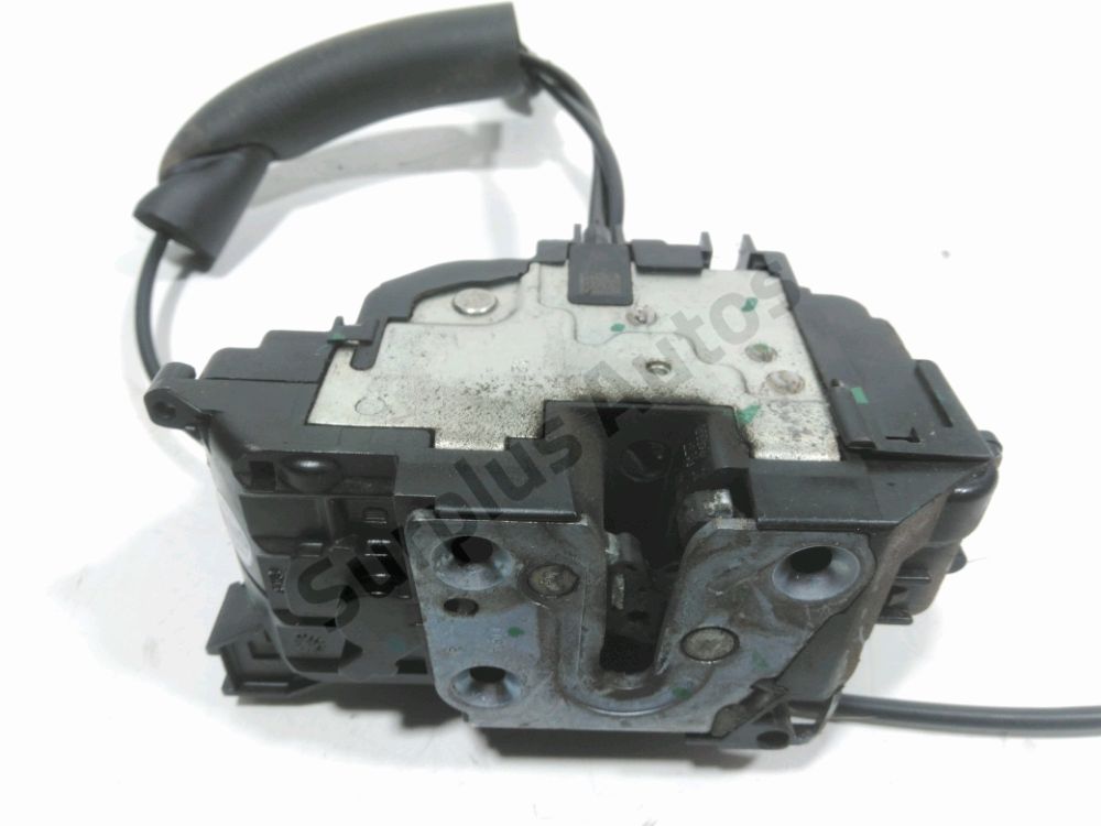 Serrure de porte avant droite