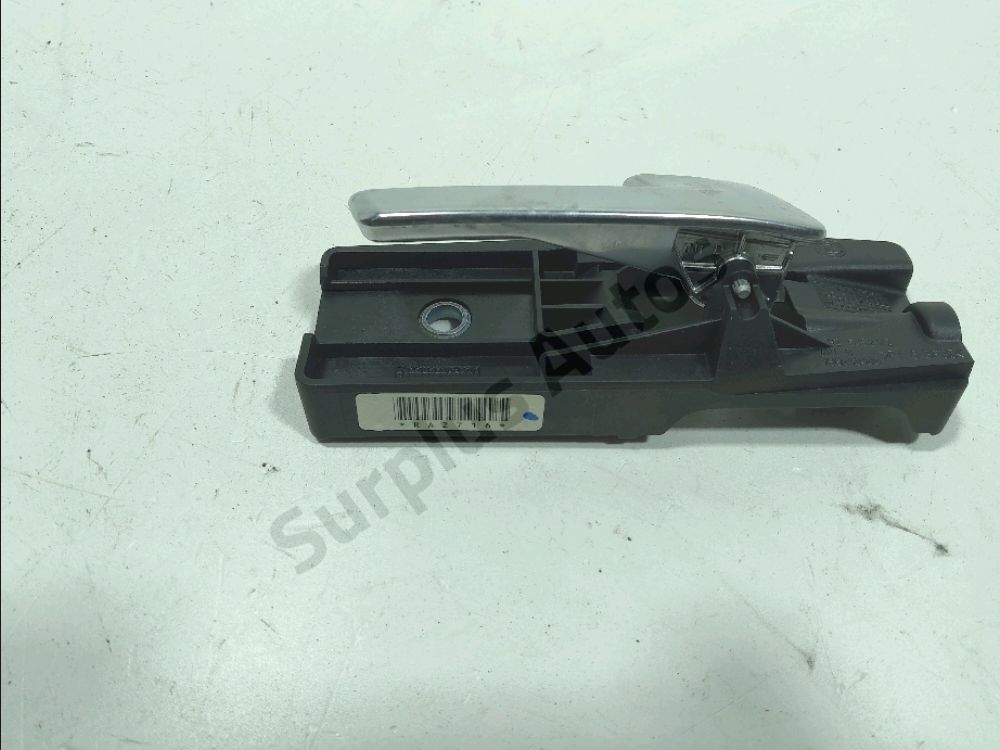 Poignee interieure porte avant droite