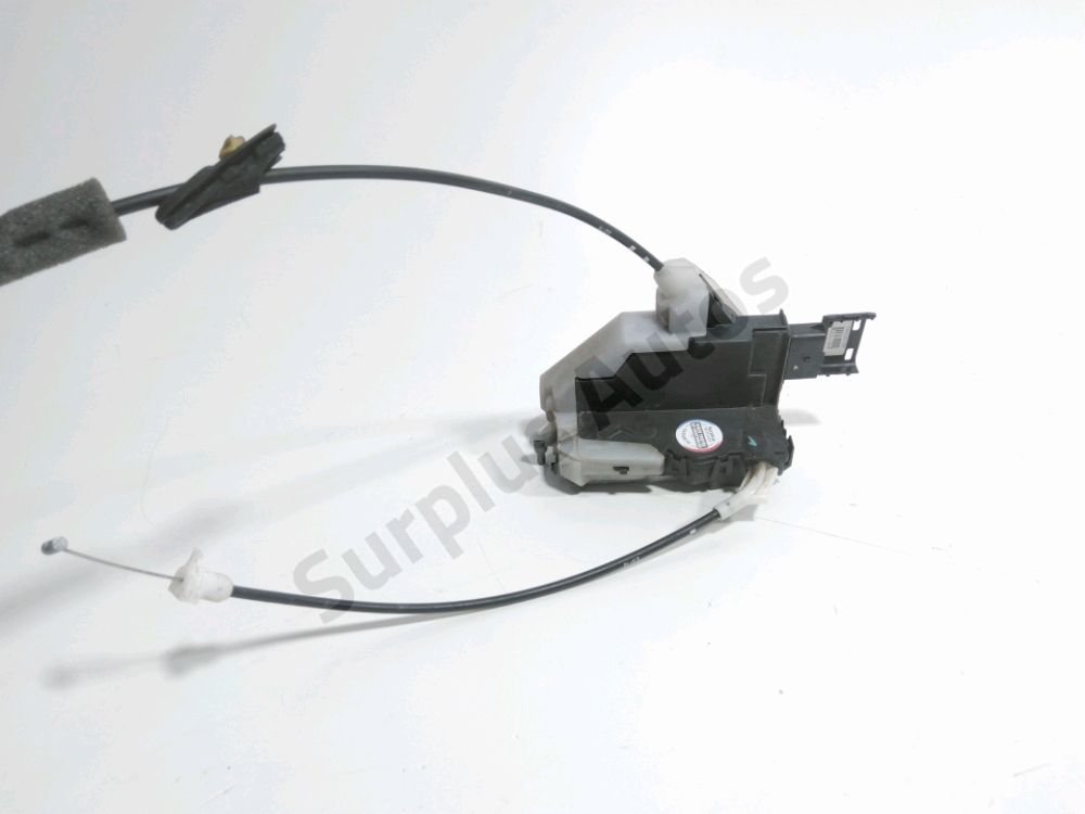 Serrure de porte avant droite