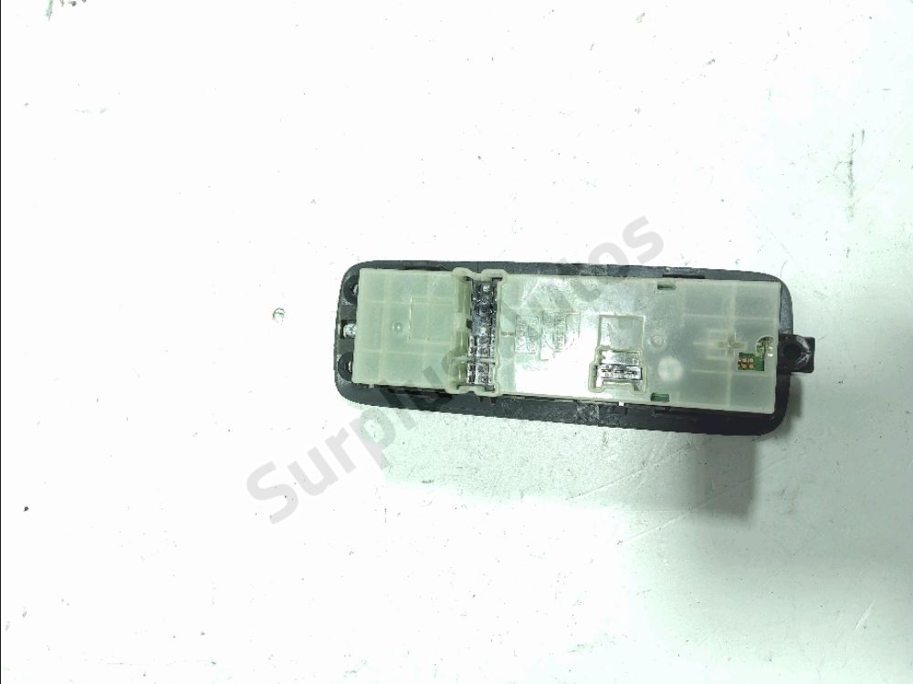 Commande lève-vitre avant gauche