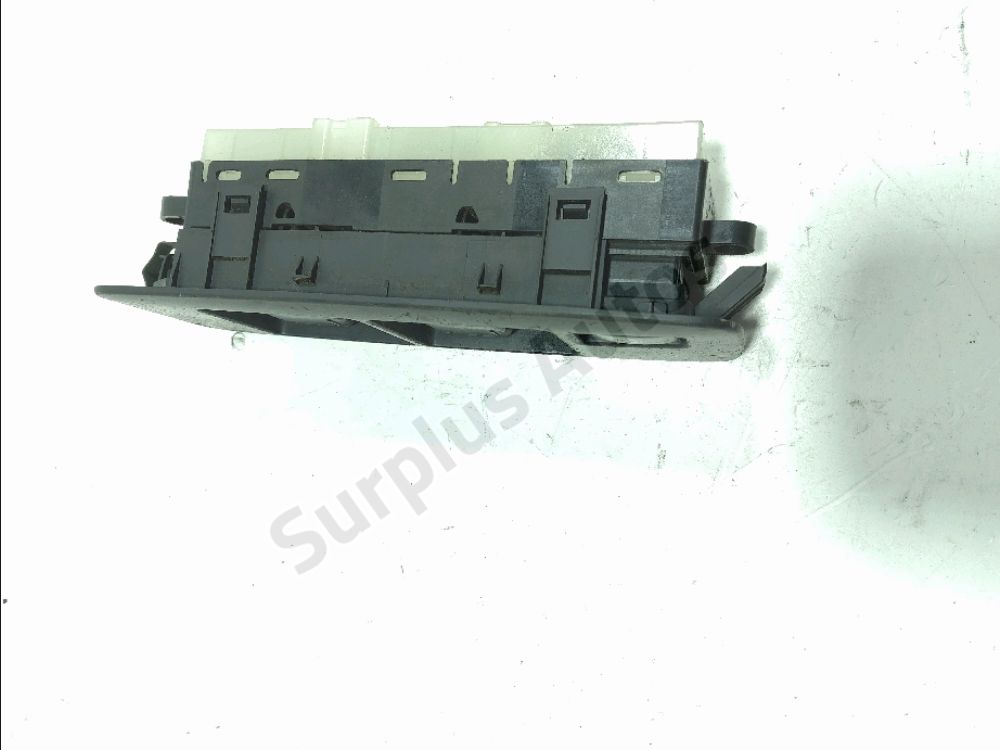 Commande lève-vitre avant gauche