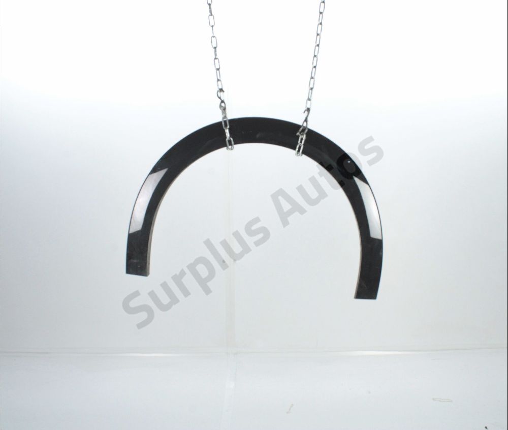 Elargisseur d'aile avant droite