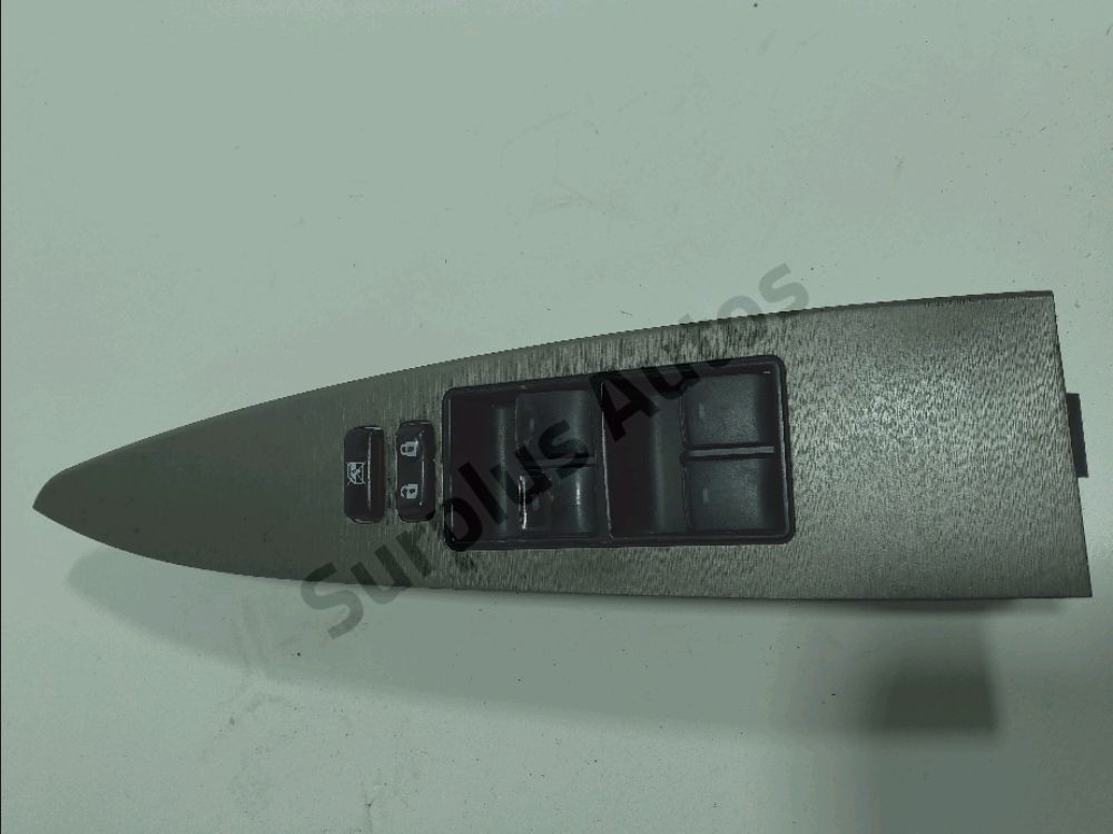 Commande lève-vitre avant gauche