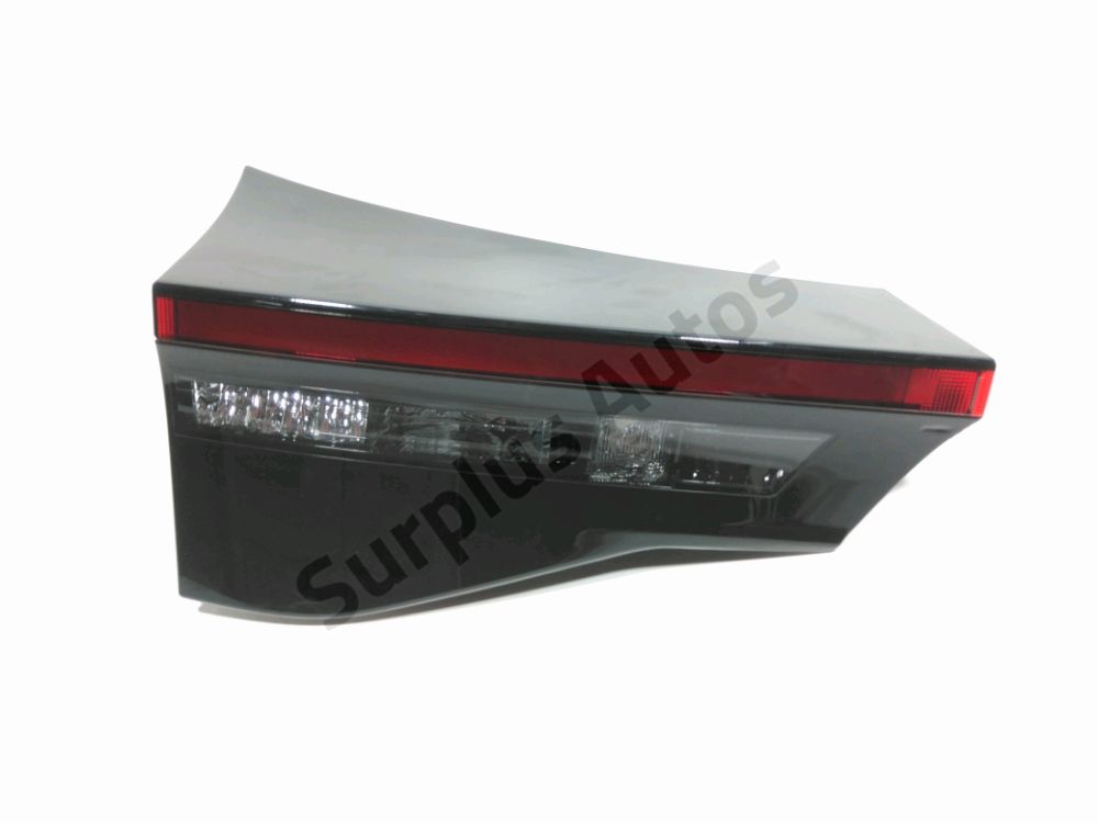 Feu arrière intérieur gauche