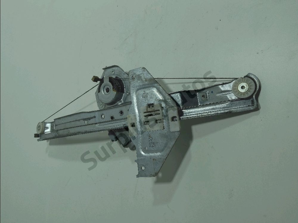 Lève-vitre électrique avant droit