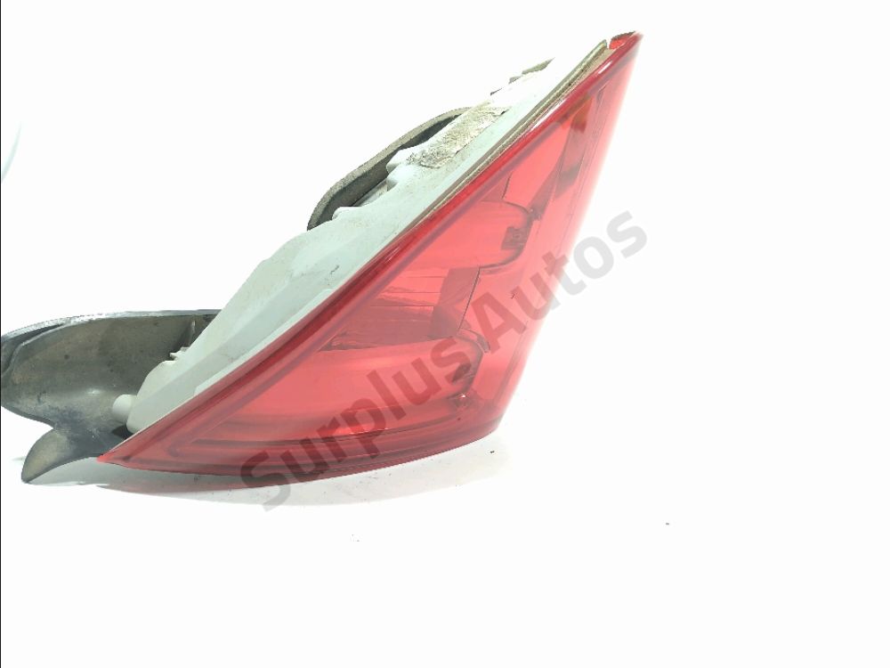 Feu arrière intérieur gauche