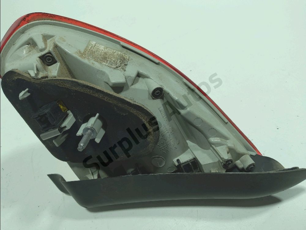 Feu arrière intérieur gauche