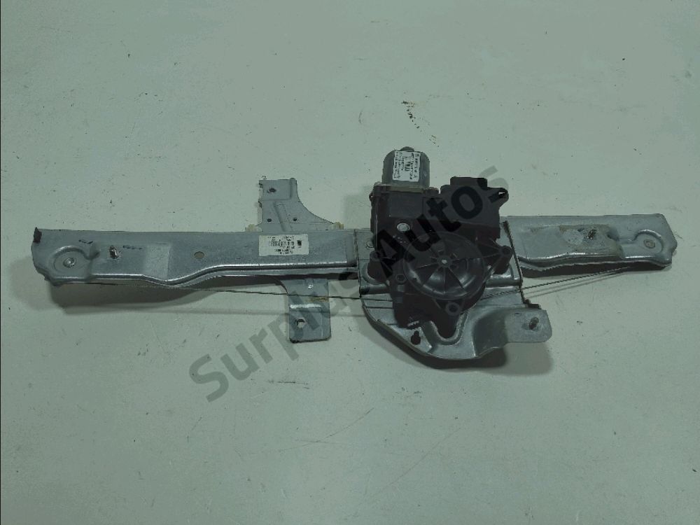 Lève-vitre électrique avant droit