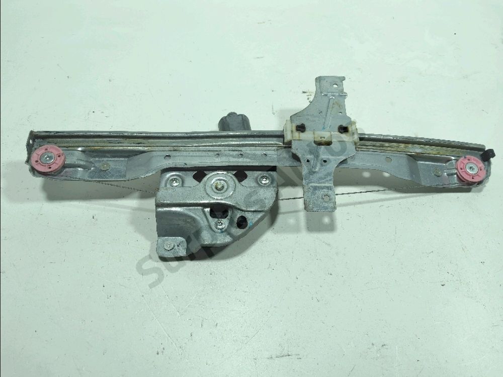 Lève-vitre électrique avant droit