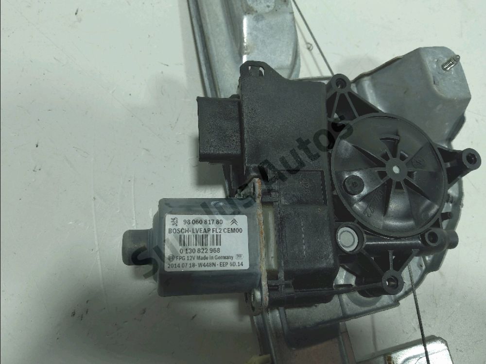 Lève-vitre électrique avant droit