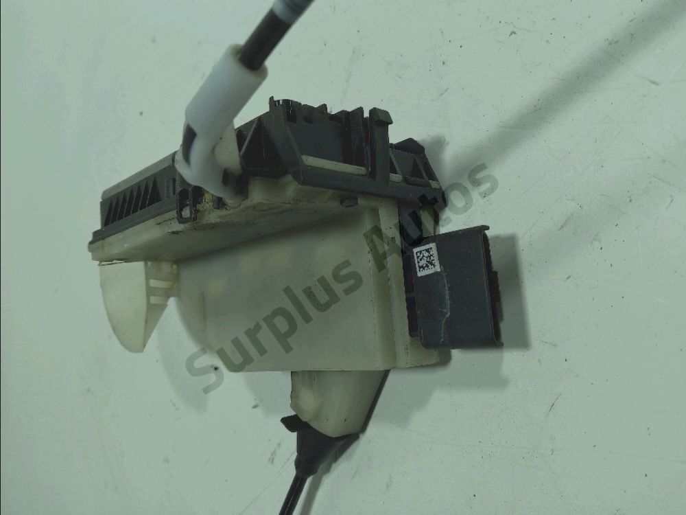 Serrure de porte avant gauche