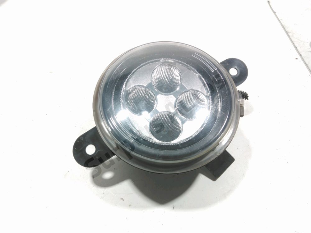 Feu diurne avant gauche